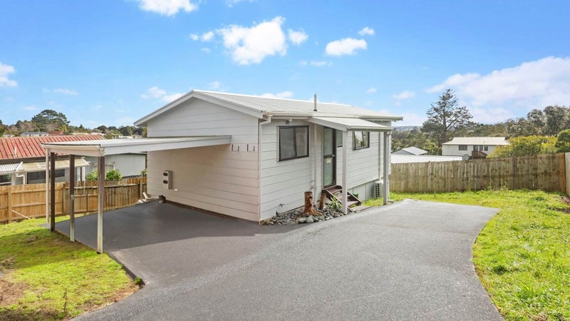 12A Danube Lane, Glen Eden, Auckland - Carousel 1