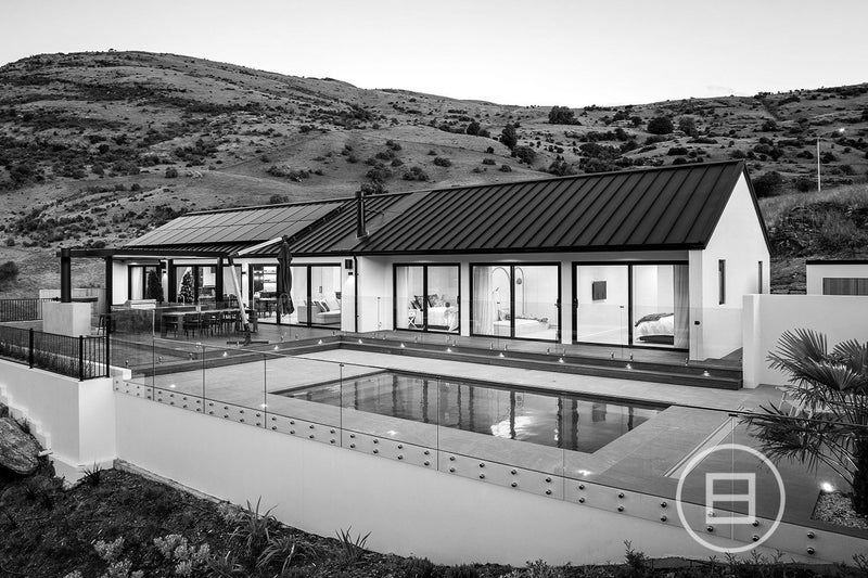 5 Red Deer Rise, Kelvin Heights, Queenstown - Carousel 1