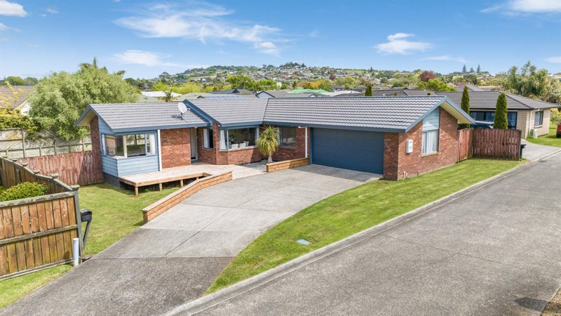 11 Lieshout Way, Pukekohe, Pukekohe - Carousel 1