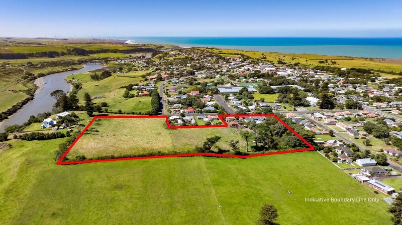8 Hadfield Street, Patea - Carousel 2