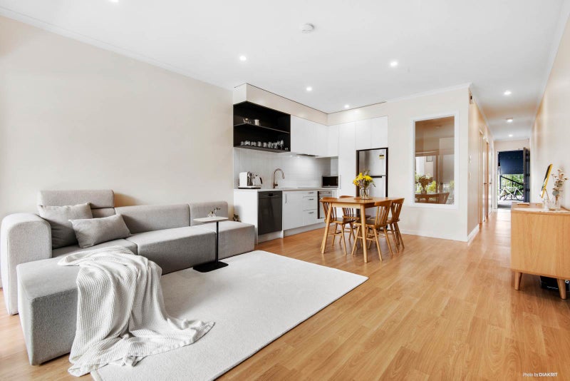 10/2 Warrant Officer Lane, Hobsonville, Auckland - Carousel 2