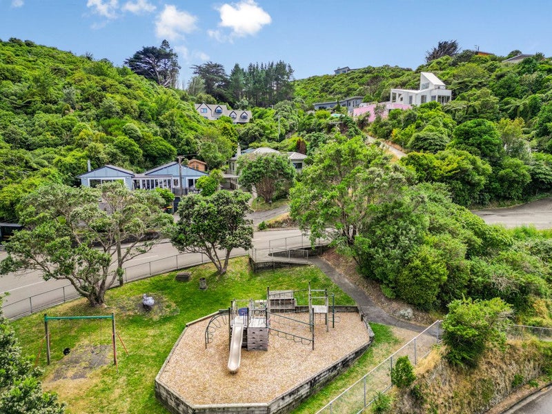 71 Maungaraki Road, Korokoro, Lower Hutt - Carousel 24