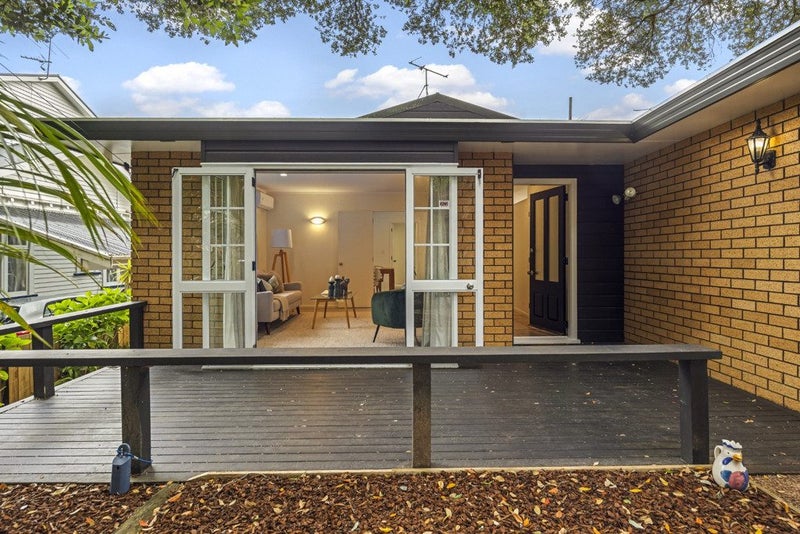 1B Oak Street, Royal Oak, Auckland - Carousel 2