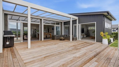 5 Charlotte Drive, Omokoroa - Carousel 1