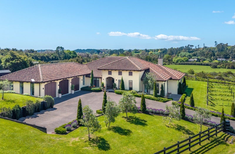 61A Whitford Park Road, Whitford, Manurewa - Carousel 1