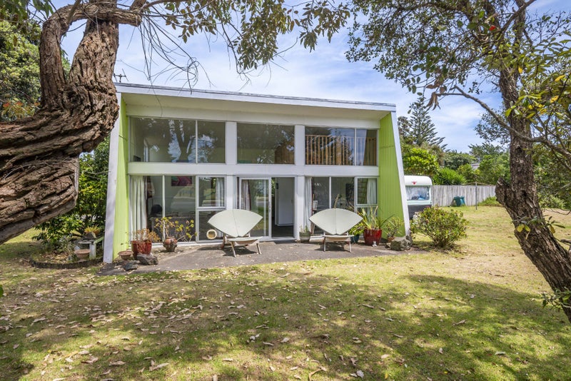 41 Queens Road, Waikanae Beach, Waikanae - Carousel 1