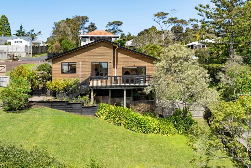 187A Godley Road, Titirangi, Auckland - Carousel 2