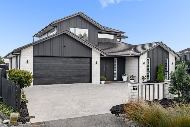 8 Rivercove Lane, Flagstaff, Hamilton - Carousel 1