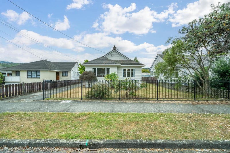8 Mcparland Street, Ebdentown, Upper Hutt - Carousel 1