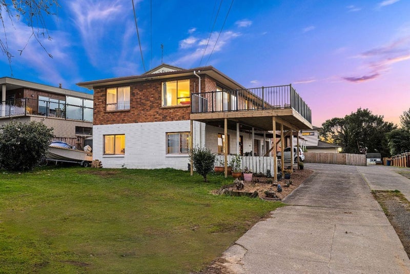 Property Valuation for 182 Royal Road, Massey, Auckland Trade Me