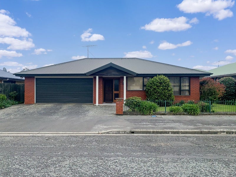 61 Winter Street, Ashburton, Ashburton - Carousel 1