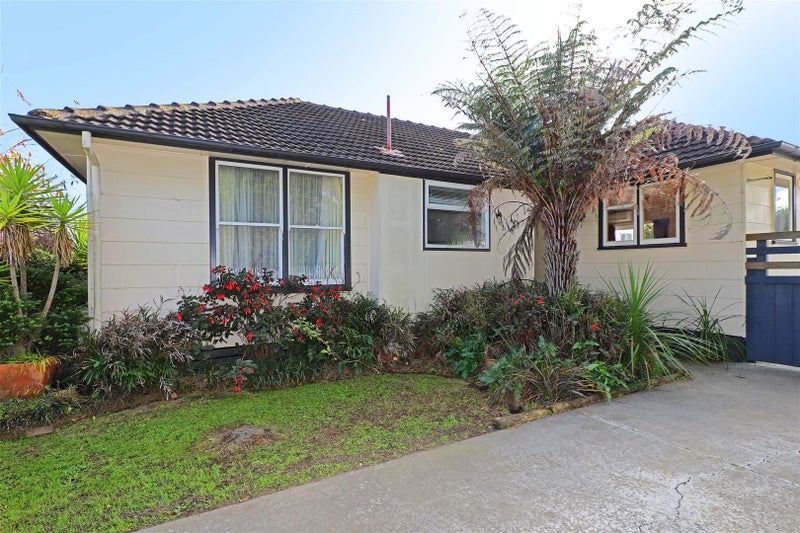 1211 Beatty Place, Mayfair, Hastings - Carousel 1