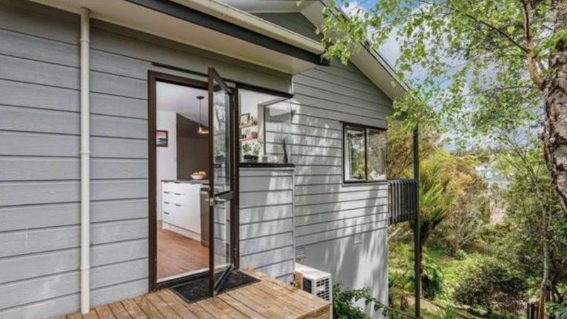 2/16 Mistletoe Place, Browns Bay, Auckland - Carousel 1