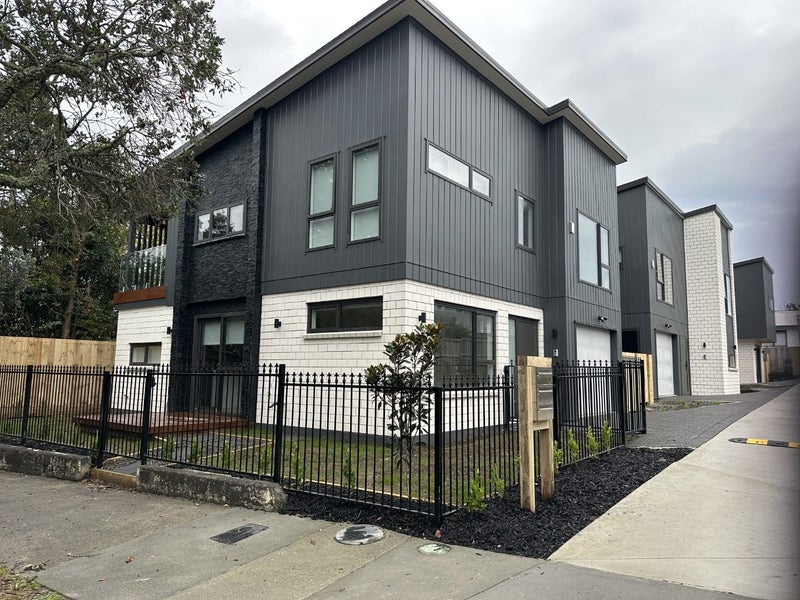 56A Connell Street, Blockhouse Bay, Auckland - Carousel 1