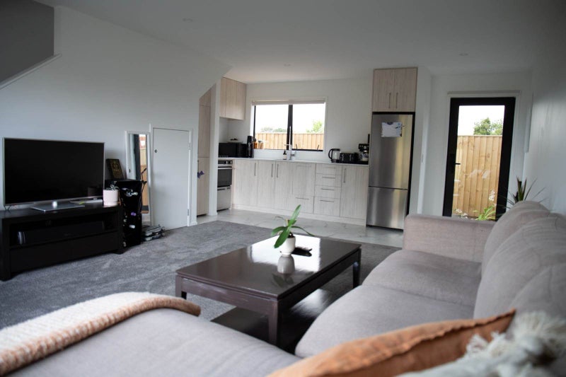 9/137 Tirimoana Road, Te Atatū South, Auckland - Carousel 2