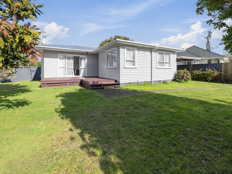 16 Manuka Crescent, Hillcrest, Rotorua - Carousel 1