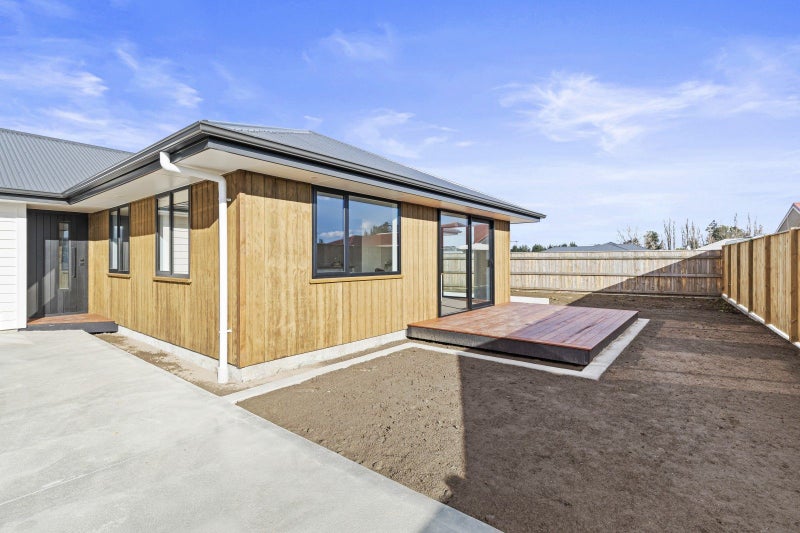 4 Rayner Lane, Marton, Marton - Carousel 2