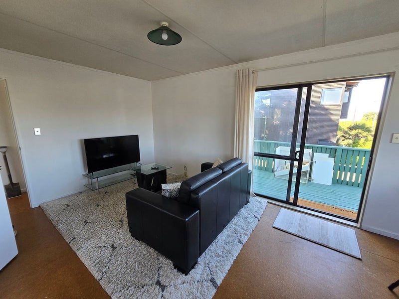 666B Papamoa Beach Road, Papamoa Beach, Tauranga, Bay Of Plenty - Carousel 2