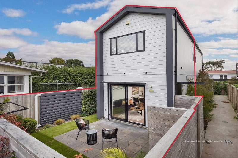 22A Graham Avenue, Te Atatu Peninsula, Waitakere City, Auckland - Carousel 1