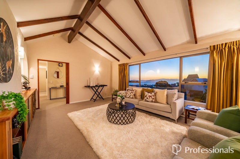 14 Hibiscus Grove, Maungaraki, Lower Hutt - Carousel 2