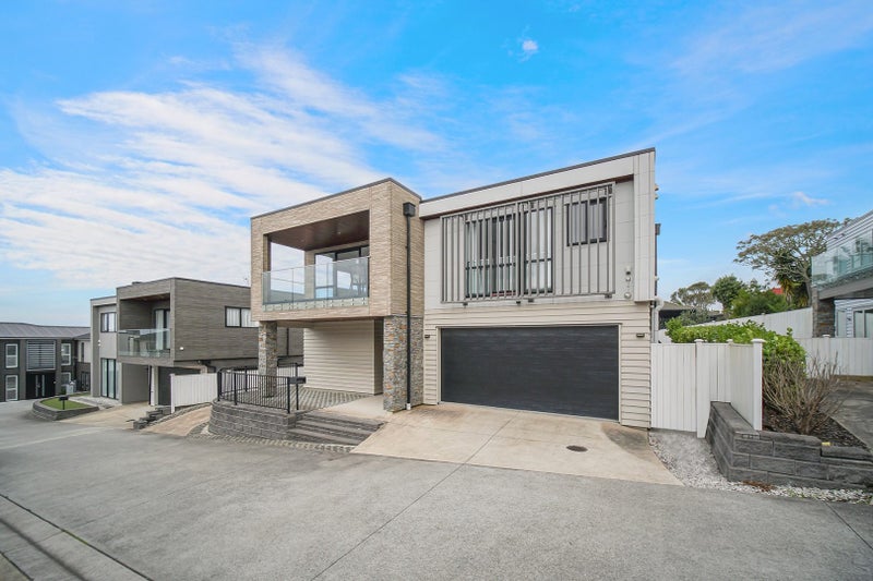 5 Awakirihi Close, Shamrock Park, Auckland - Carousel 1