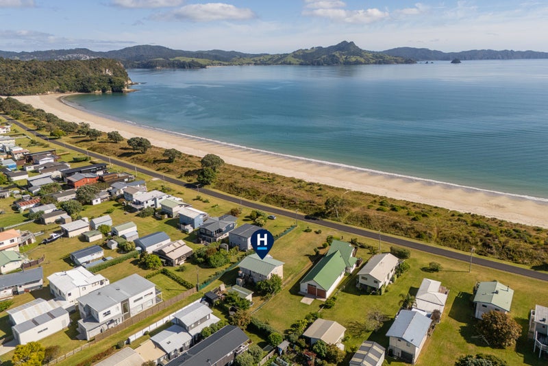 44 Marine Parade, Cooks Beach, Whitianga - Carousel 1