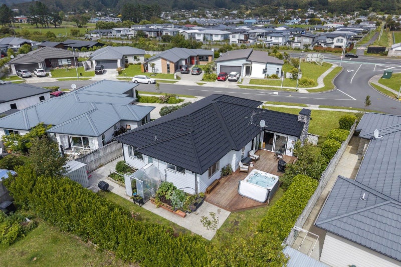 38 Brian Morgan Terrace, Wainuiomata, Lower Hutt - Carousel 1