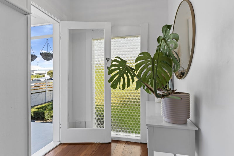 22 Bulteel Street, New Plymouth, New Plymouth - Carousel 2