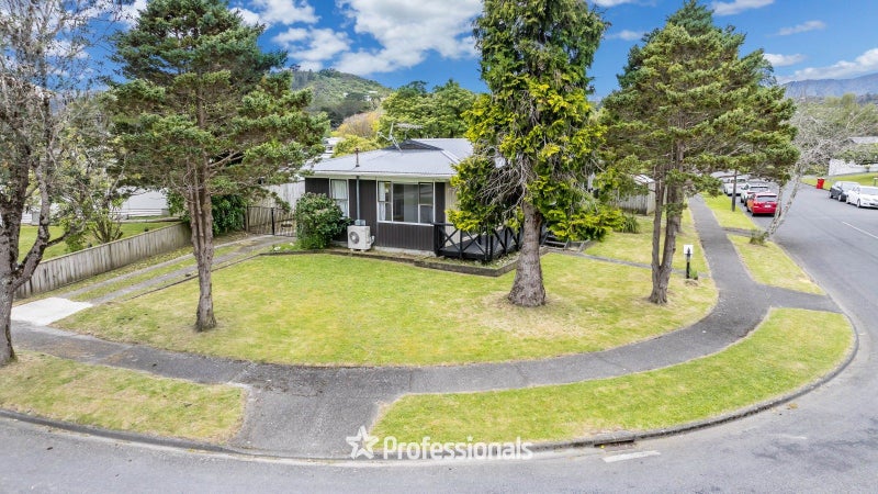 33 Larchmont Grove, Totara Park, Upper Hutt - Carousel 2