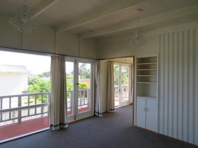 1/14A Burns Street, Westown, New Plymouth, Taranaki - Carousel 1