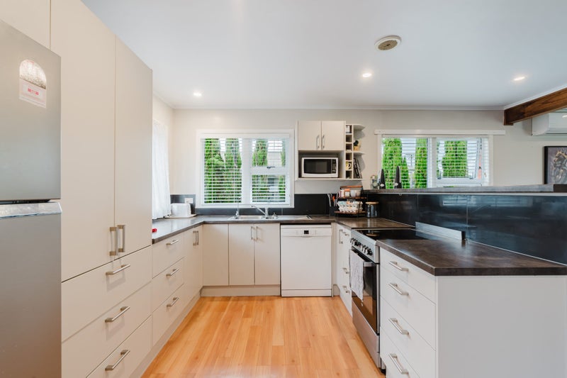 9 Ngaere Avenue, Chartwell, Hamilton - Carousel 2