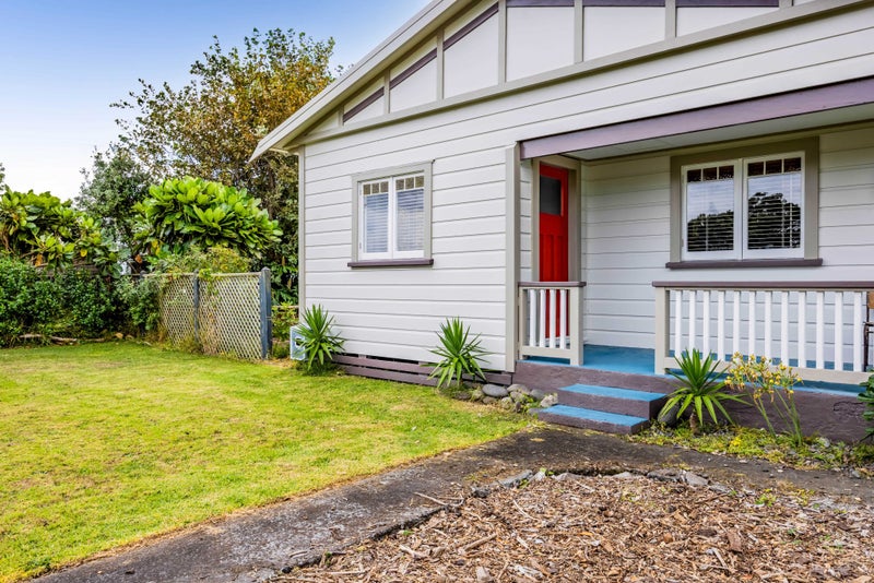 63 King Street, Opunake - Carousel 2