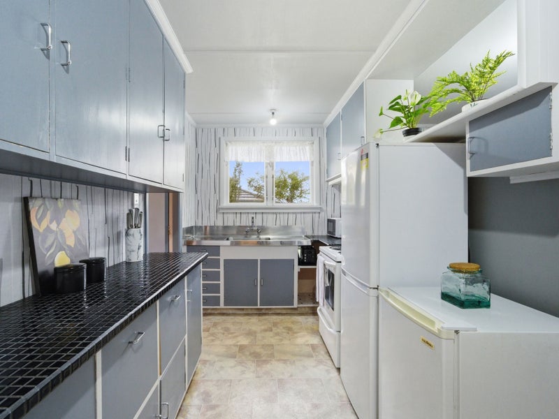 36 York Street, Strathern, Invercargill - Carousel 2