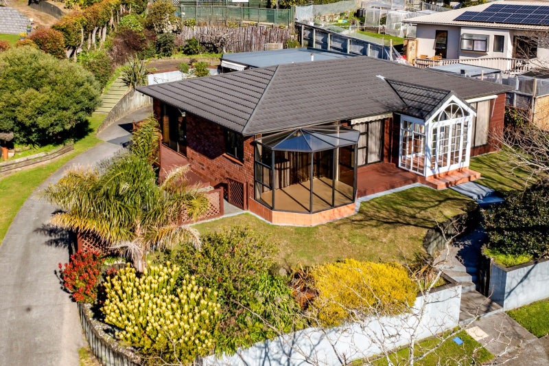 7 Kipling Drive, Whalers Gate, New Plymouth - Carousel 1