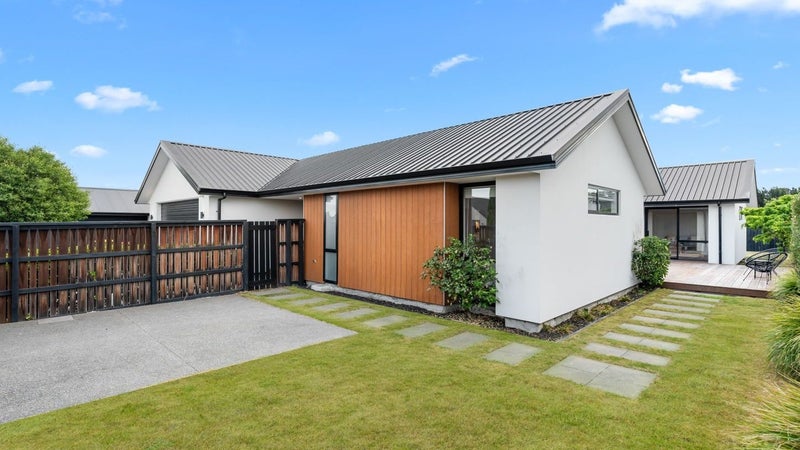 2 Ellesmere Street, Burwood, Christchurch - Carousel 1