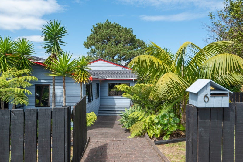 6 George Laurenson Lane, Mount Roskill, Auckland - Carousel 2