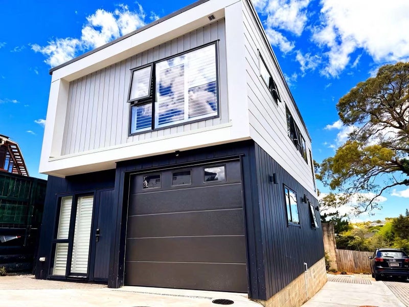 95 Oreil Avenue, West Harbour, Auckland - Carousel 1