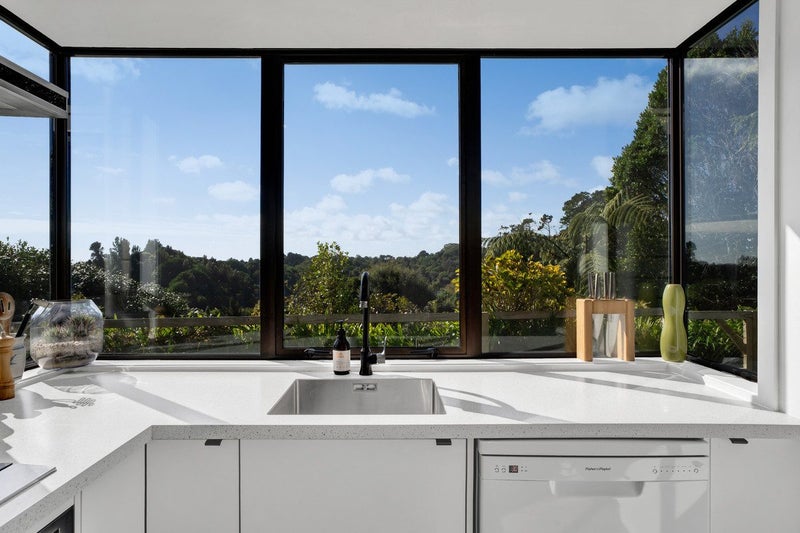 11A Ash Place, Whalers Gate, New Plymouth - Carousel 2