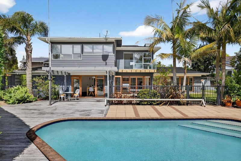 14 Davita Place, Farm Cove, Auckland - Carousel 1