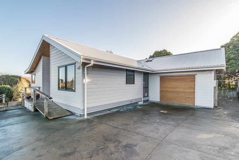 4 Fiesta Grove, Raumati Beach, Paraparaumu - Carousel 2