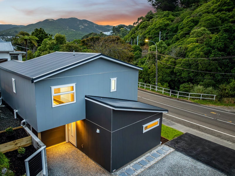 52A Khandallah Road, Ngaio, Wellington - Carousel 1