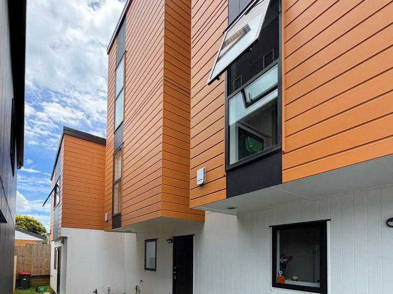 6/10  Orchid Place, Te Atatu South, Waitakere City, Auckland - Carousel 1