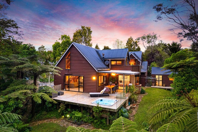 139 Atkinson Road, Titirangi, Auckland - Carousel 1