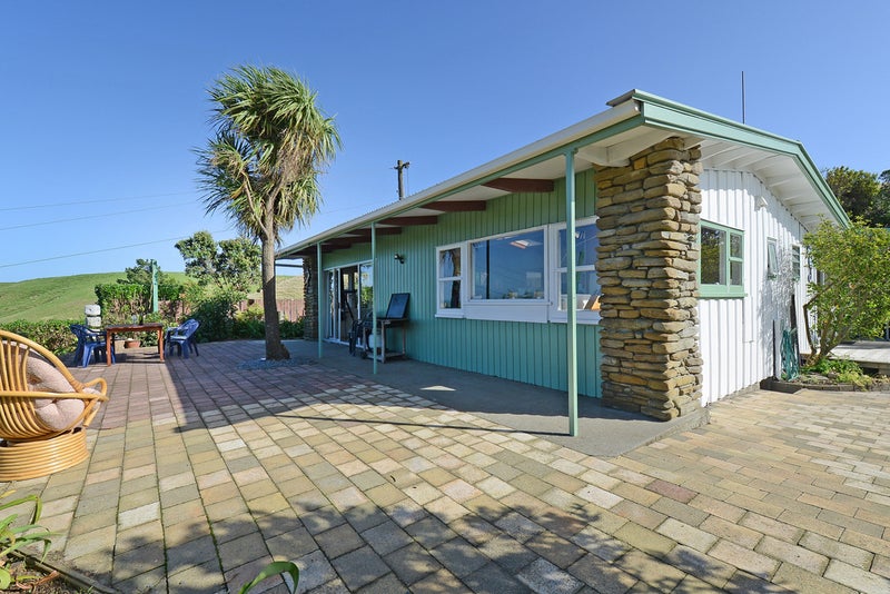 16 Whangaimoana Beach Road, Featherston - Carousel 1