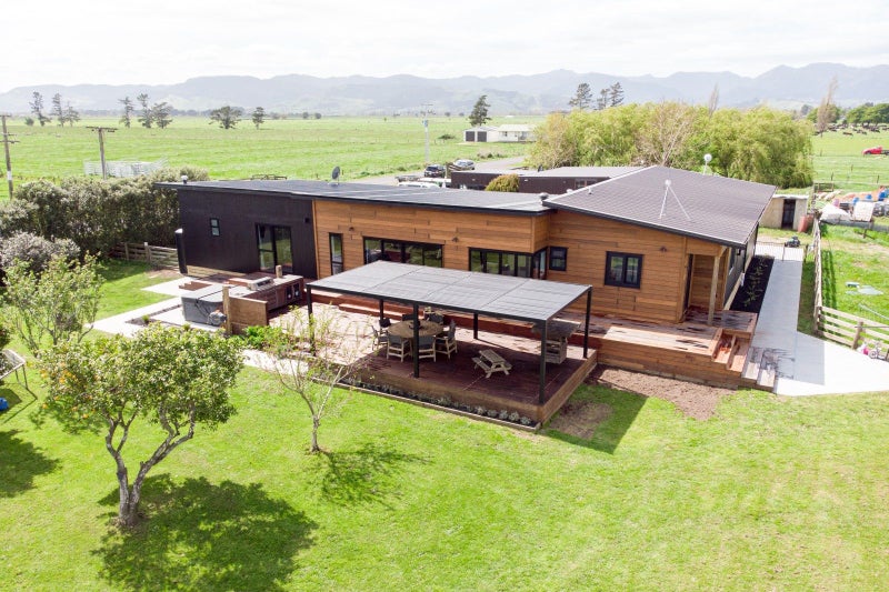 102 Huirau Road, Thames - Carousel 1