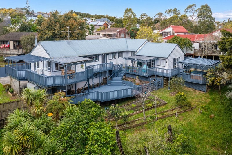 12 Palmetto Place, Goodwood Heights, Auckland - Carousel 1