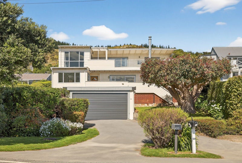 420 Marine Drive, Charteris Bay, Lyttelton - Carousel 2