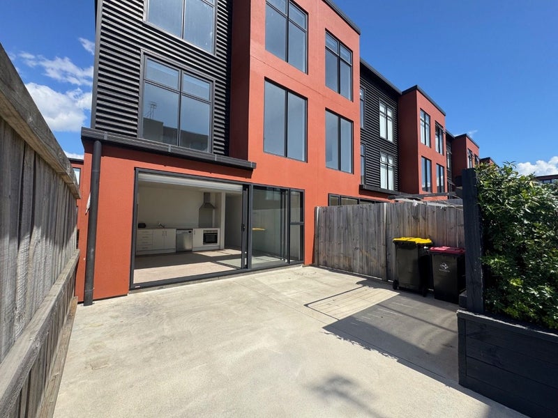 34/17 OWENS PLACE, Mount Maunganui, Mount Maunganui - Carousel 1