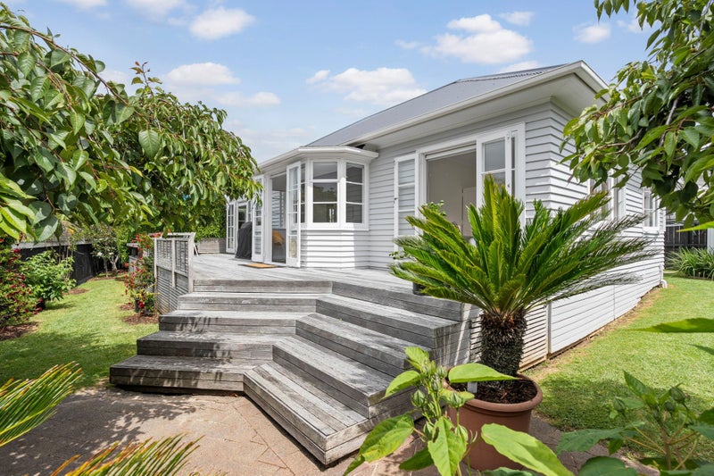 67A Premier Avenue, Point Chevalier, Auckland - Carousel 1