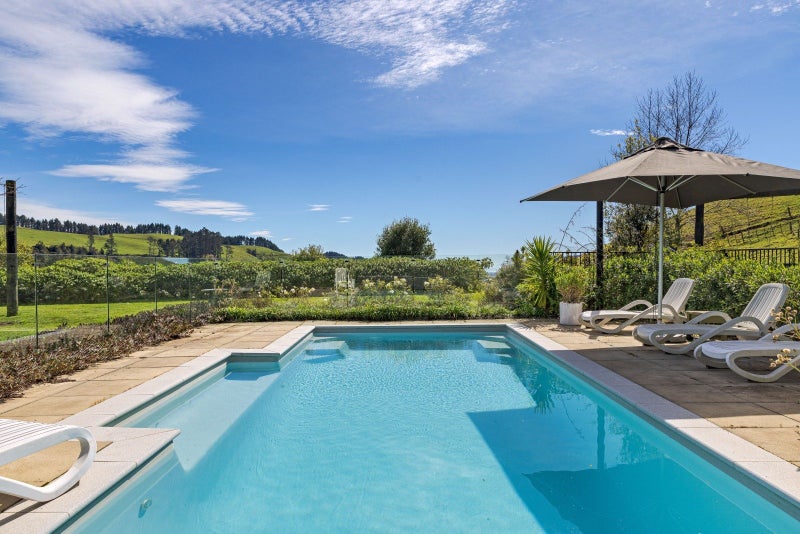 566D Waitao Road, Welcome Bay, Tauranga, Bay Of Plenty - Carousel 2